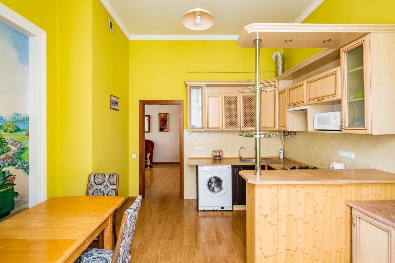 2 Virmens'Ka Apartment Lvov Exteriér fotografie
