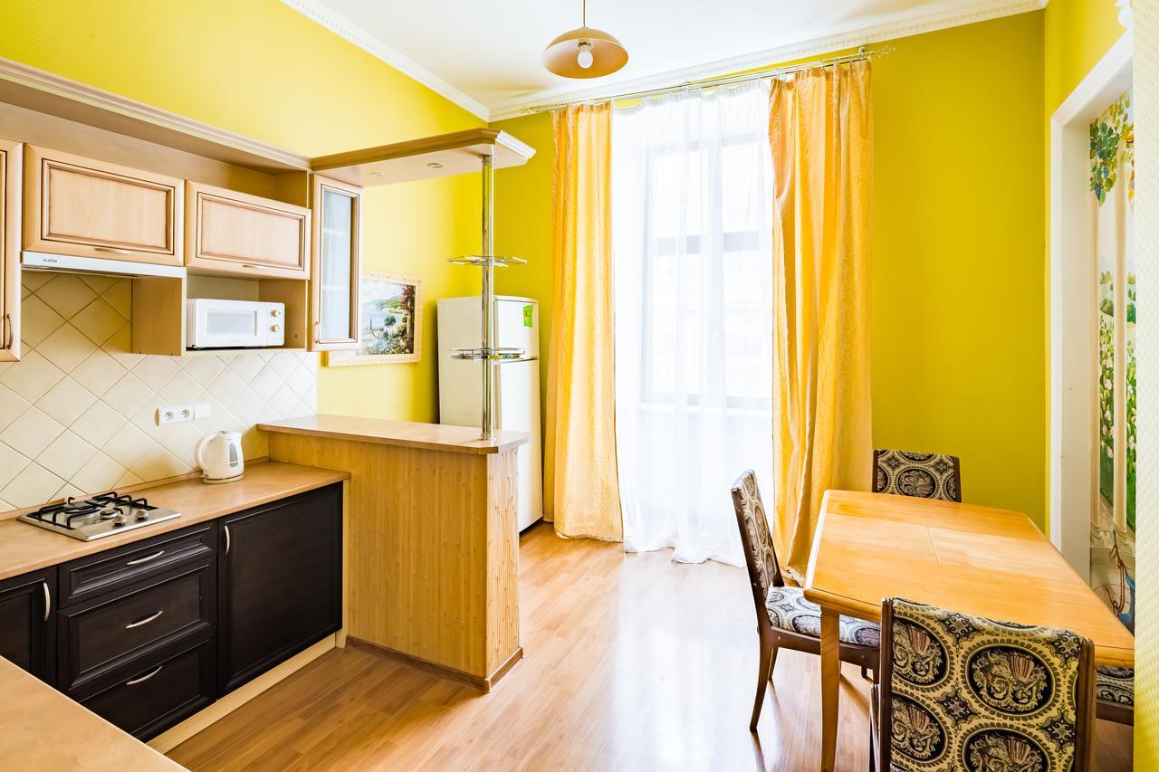 2 Virmens'Ka Apartment Lvov Exteriér fotografie