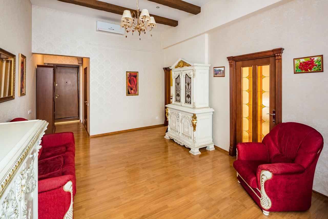 2 Virmens'Ka Apartment Lvov Exteriér fotografie