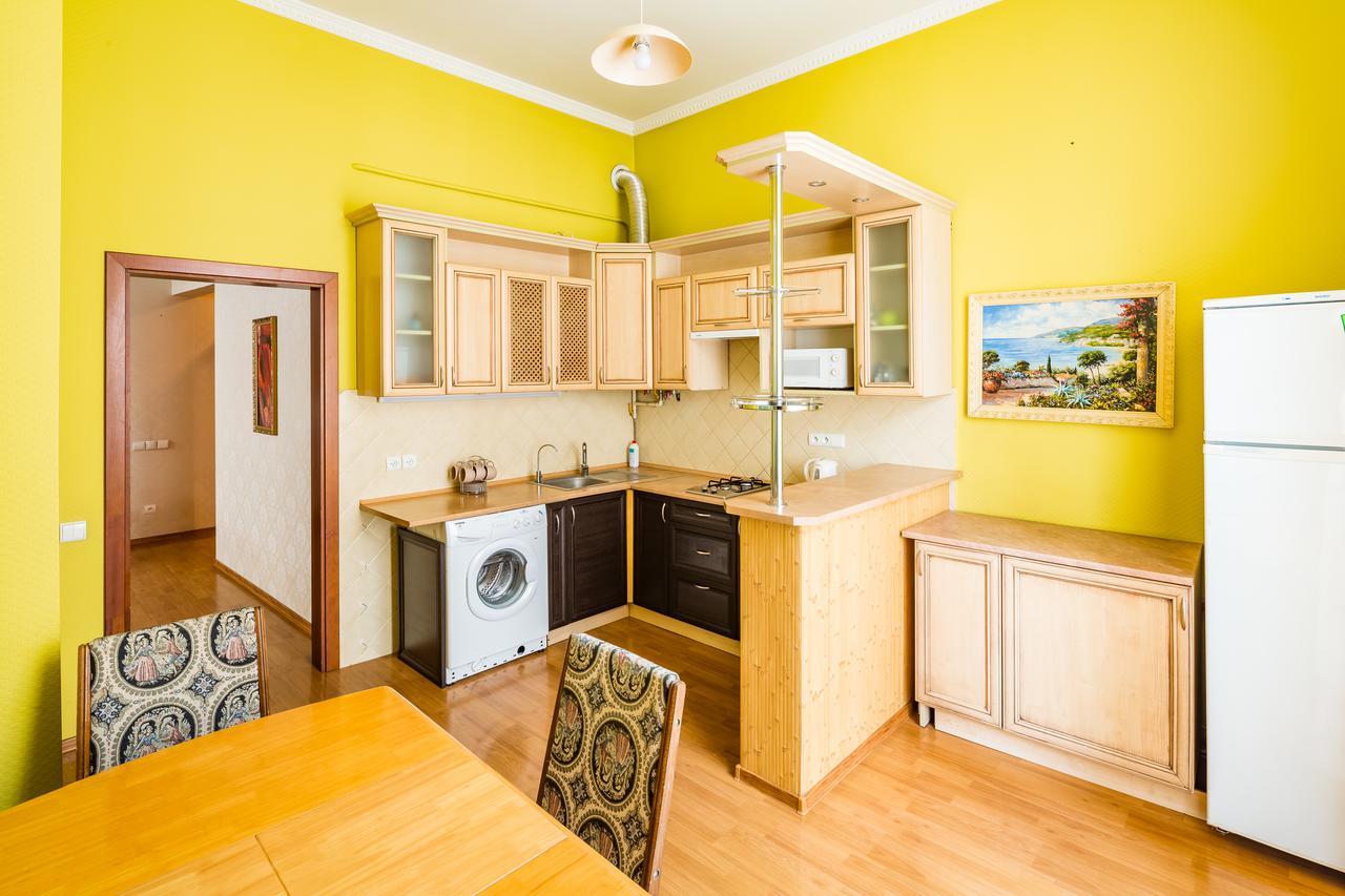 2 Virmens'Ka Apartment Lvov Exteriér fotografie