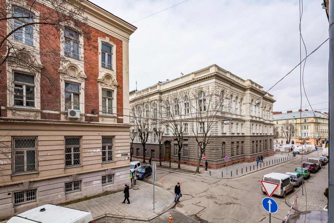 2 Virmens'Ka Apartment Lvov Exteriér fotografie