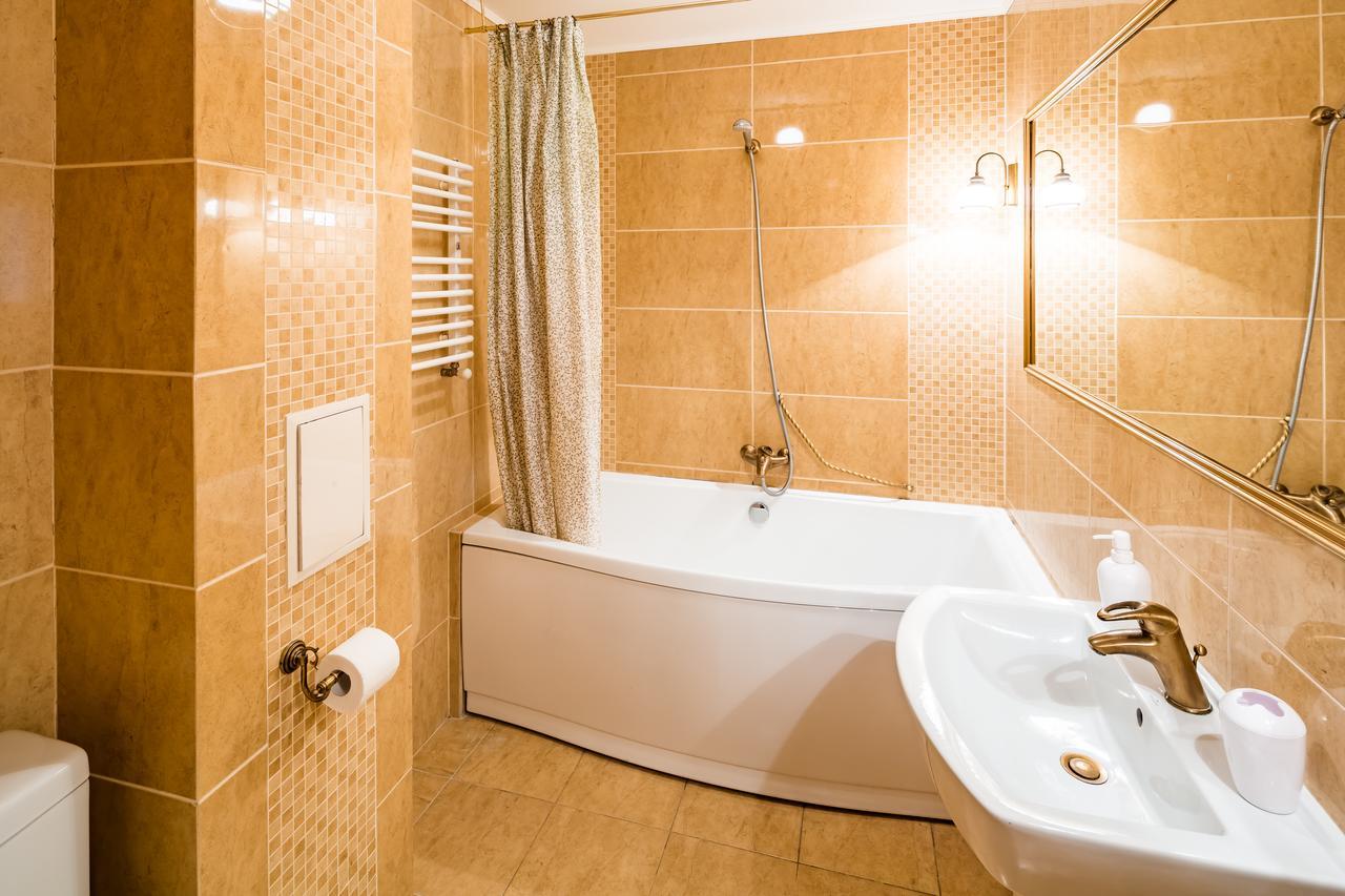 2 Virmens'Ka Apartment Lvov Exteriér fotografie